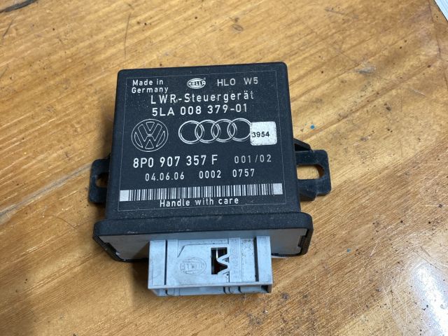 bontott AUDI Q7 Fényszóró Elektronika