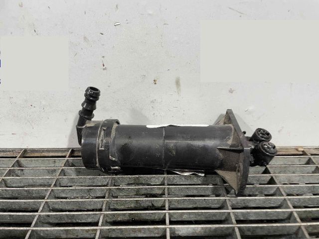 bontott AUDI Q7 Fényszórómosó Szivattyú