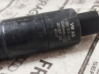 bontott AUDI Q7 Fényszórómosó Szivattyú