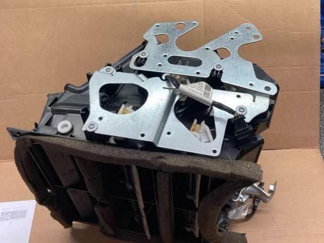 bontott AUDI Q7 Fűtés Box