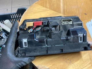 bontott AUDI Q7 Fűtéskapcsoló (digit klímás)