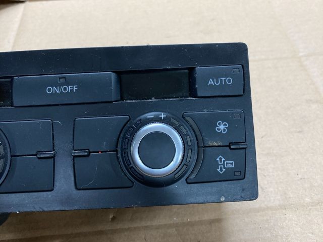 bontott AUDI Q7 Fűtéskapcsoló (digit klímás)