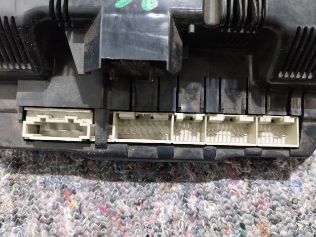 bontott AUDI Q7 Fűtéskapcsoló (digit klímás)