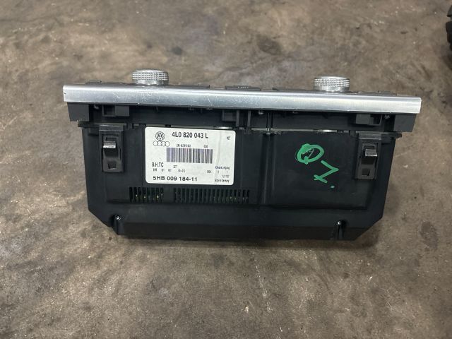 bontott AUDI Q7 Fűtéskapcsoló (digit klímás)