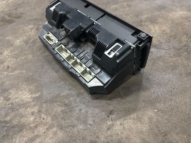 bontott AUDI Q7 Fűtéskapcsoló (digit klímás)