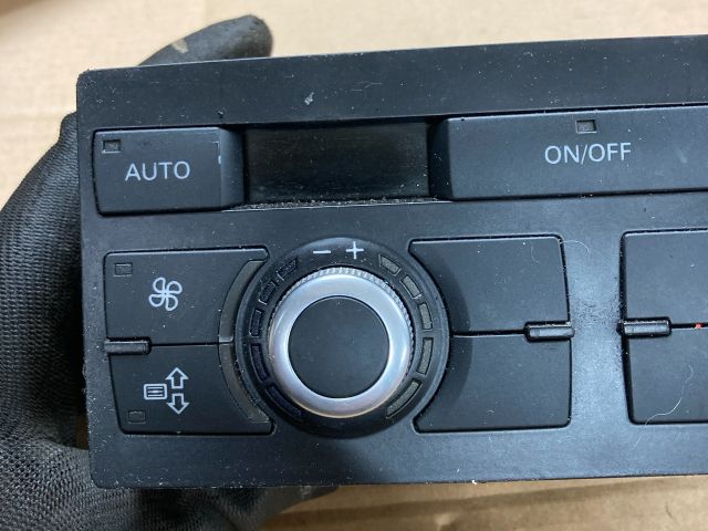 bontott AUDI Q7 Fűtéskapcsoló (digit klímás)