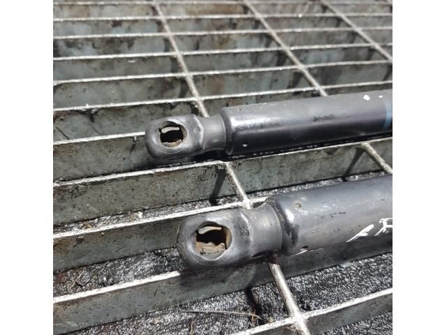 bontott AUDI Q7 Gázrugós Kitámasztó Teleszkóp Csomagtérajtó (Pozíciófüggetlen)