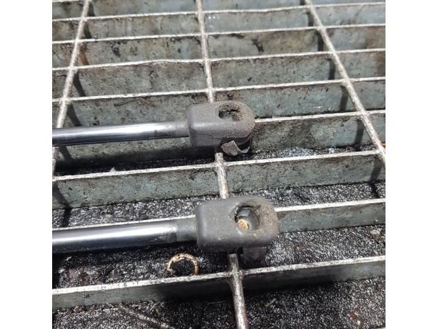 bontott AUDI Q7 Gázrugós Kitámasztó Teleszkóp Csomagtérajtó (Pozíciófüggetlen)