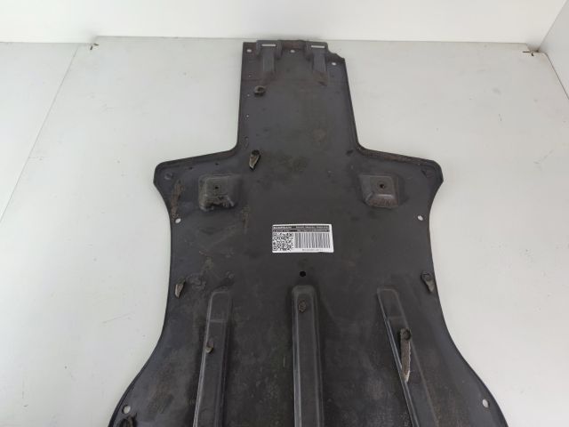 bontott AUDI Q7 Hátsó Fenéklemez