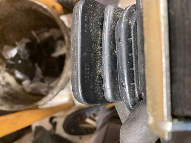 bontott AUDI Q7 Hátsó középső Biztonsági Öv