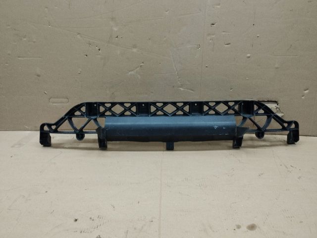 bontott AUDI Q7 Hátsó középső Lökhárító Tartó (Műanyag)