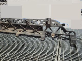 bontott AUDI Q7 Hátsó középső Lökhárító Tartó (Műanyag)