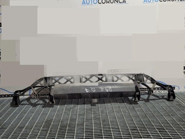 bontott AUDI Q7 Hátsó középső Lökhárító Tartó (Műanyag)