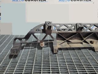 bontott AUDI Q7 Hátsó középső Lökhárító Tartó (Műanyag)