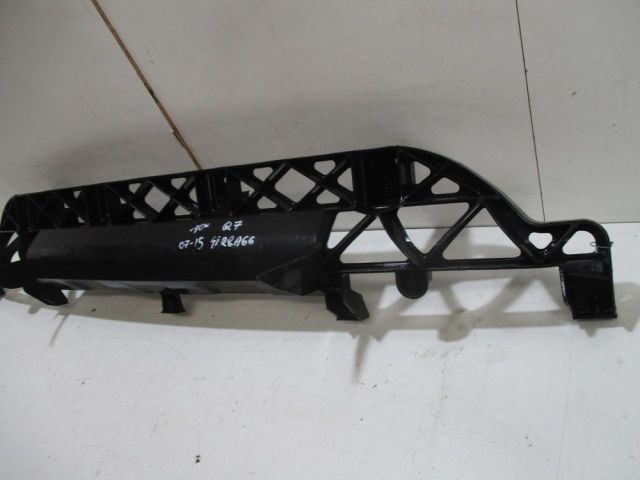 bontott AUDI Q7 Hátsó középső Lökhárító Tartó (Műanyag)