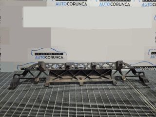 bontott AUDI Q7 Hátsó középső Lökhárító Tartó (Műanyag)