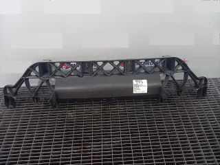 bontott AUDI Q7 Hátsó középső Lökhárító Tartó (Műanyag)