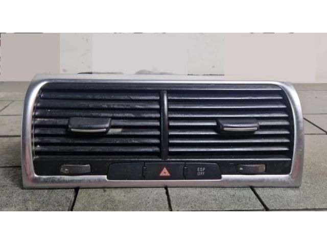 bontott AUDI Q7 Hátsó középső Szellőző