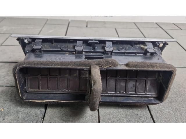 bontott AUDI Q7 Hátsó középső Szellőző