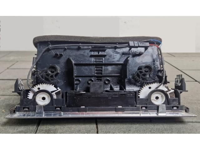 bontott AUDI Q7 Hátsó középső Szellőző