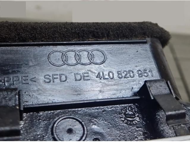 bontott AUDI Q7 Hátsó középső Szellőző