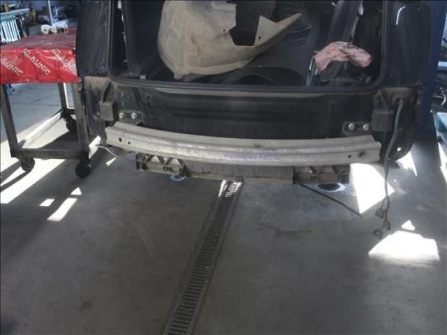 bontott AUDI Q7 Hátsó Lökhárító Merevítő (Fém)