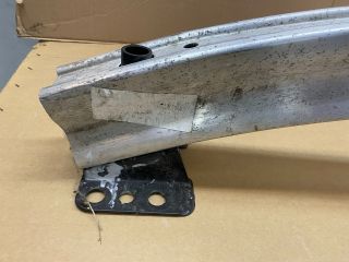 bontott AUDI Q7 Hátsó Lökhárító Merevítő (Fém)