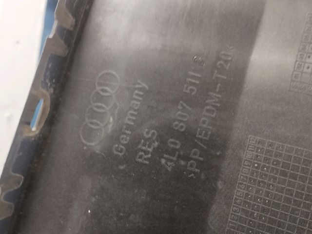 bontott AUDI Q7 Hátsó Lökhárító (Üresen)