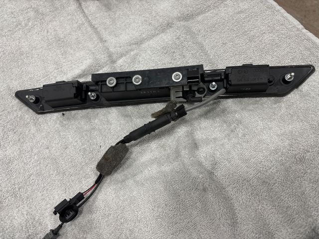 bontott AUDI Q7 Hátsó Rendszámtábla Világítás