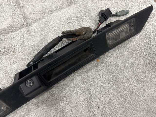 bontott AUDI Q7 Hátsó Rendszámtábla Világítás