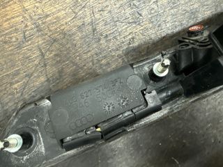 bontott AUDI Q7 Hátsó Rendszámtábla Világítás