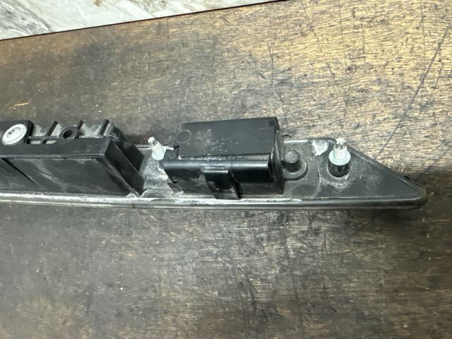 bontott AUDI Q7 Hátsó Rendszámtábla Világítás