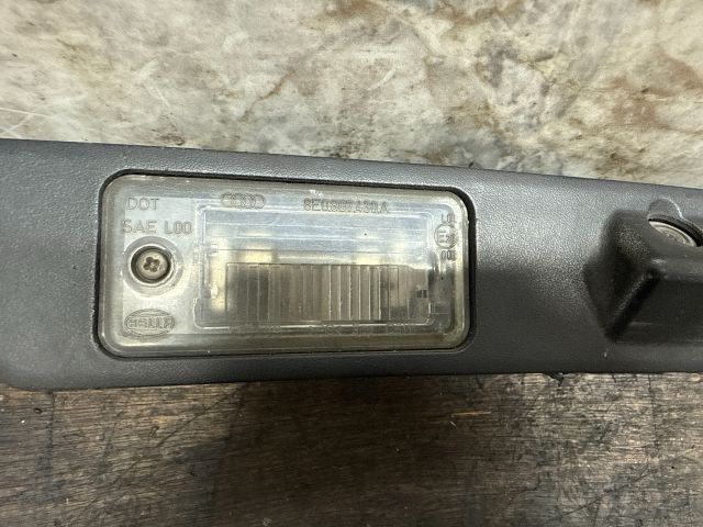 bontott AUDI Q7 Hátsó Rendszámtábla Világítás