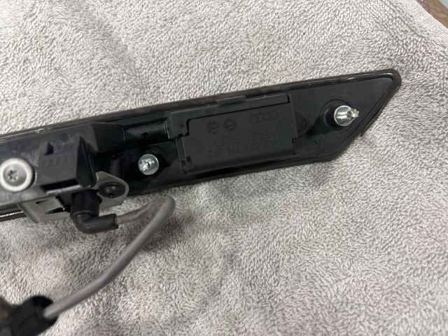 bontott AUDI Q7 Hátsó Rendszámtábla Világítás