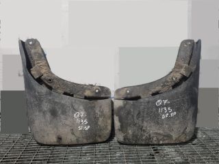 bontott AUDI Q7 Hátsó Sárvédő Gumi Pár