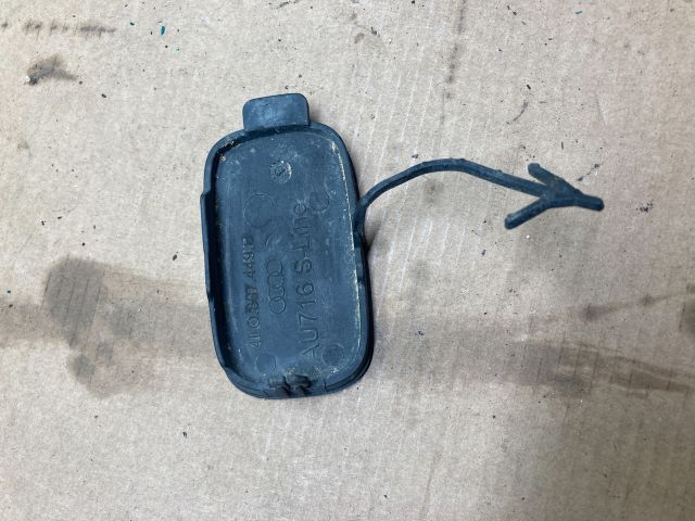 bontott AUDI Q7 Hátsó Vonószem Burkolat