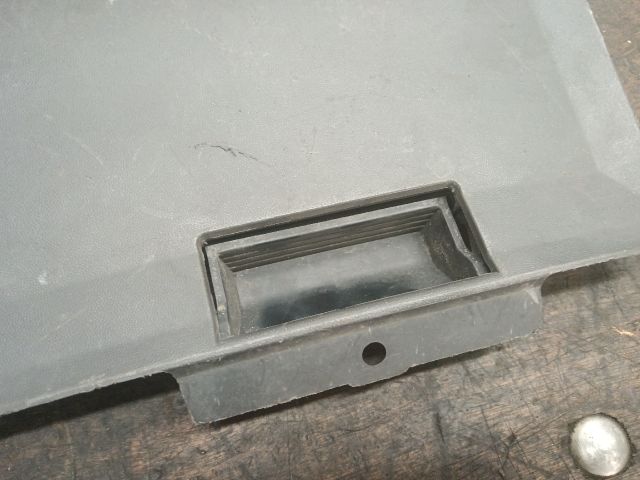 bontott AUDI Q7 Hátsó Vonószem Burkolat