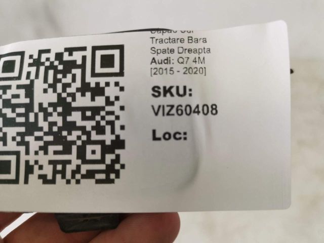 bontott AUDI Q7 Hátsó Vonószem Burkolat