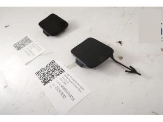 bontott AUDI Q7 Hátsó Vonószem Burkolat