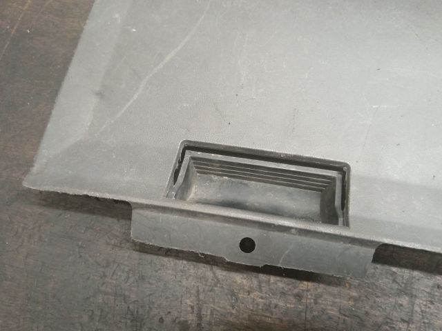 bontott AUDI Q7 Hátsó Vonószem Burkolat