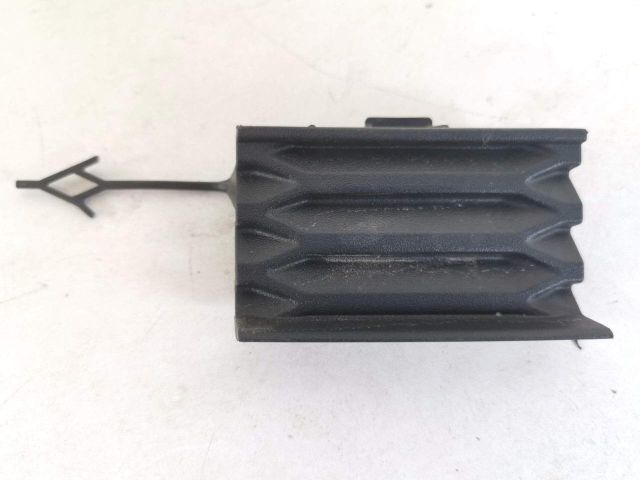 bontott AUDI Q7 Hátsó Vonószem Burkolat