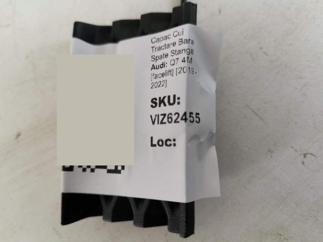 bontott AUDI Q7 Hátsó Vonószem Burkolat