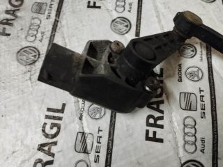 bontott AUDI Q7 Hátsó Xenon Szintszabályzó Jeladó