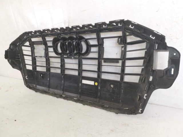 bontott AUDI Q7 Hűtőrács