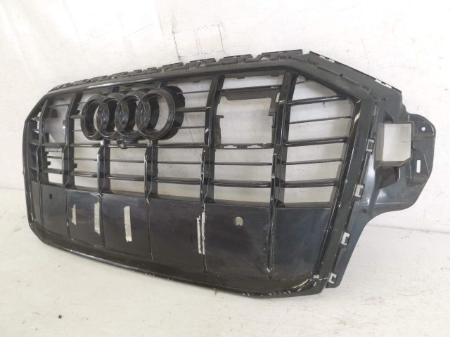 bontott AUDI Q7 Hűtőrács