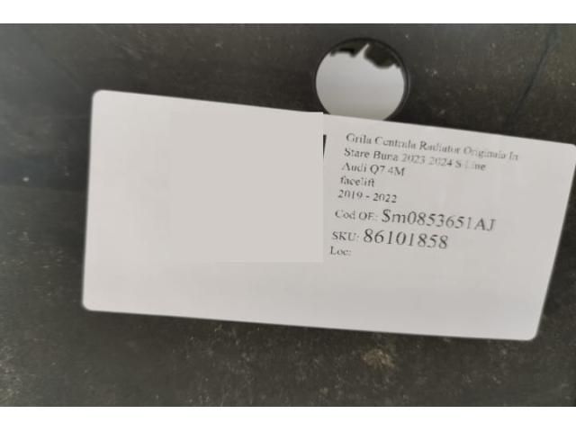 bontott AUDI Q7 Hűtőrács