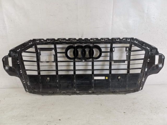 bontott AUDI Q7 Hűtőrács