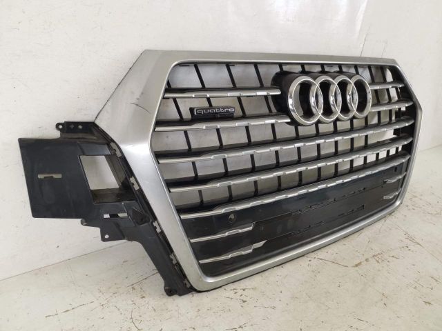 bontott AUDI Q7 Hűtőrács