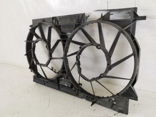 bontott AUDI Q7 Hűtőventilátor Tartó