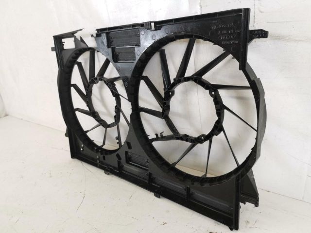 bontott AUDI Q7 Hűtőventilátor Tartó